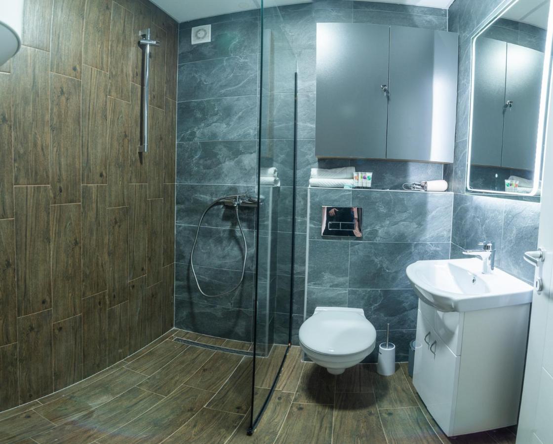 E&S Luxury Suite Apartments Охрид Екстер'єр фото
