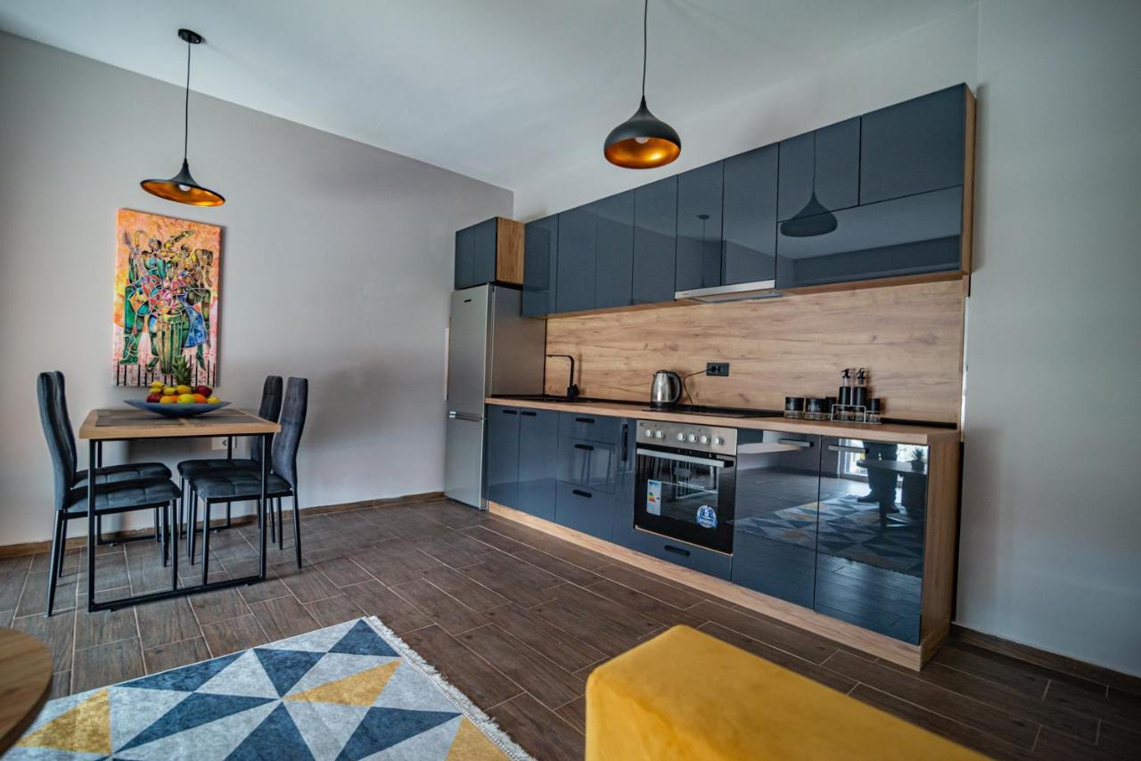 E&S Luxury Suite Apartments Охрид Екстер'єр фото